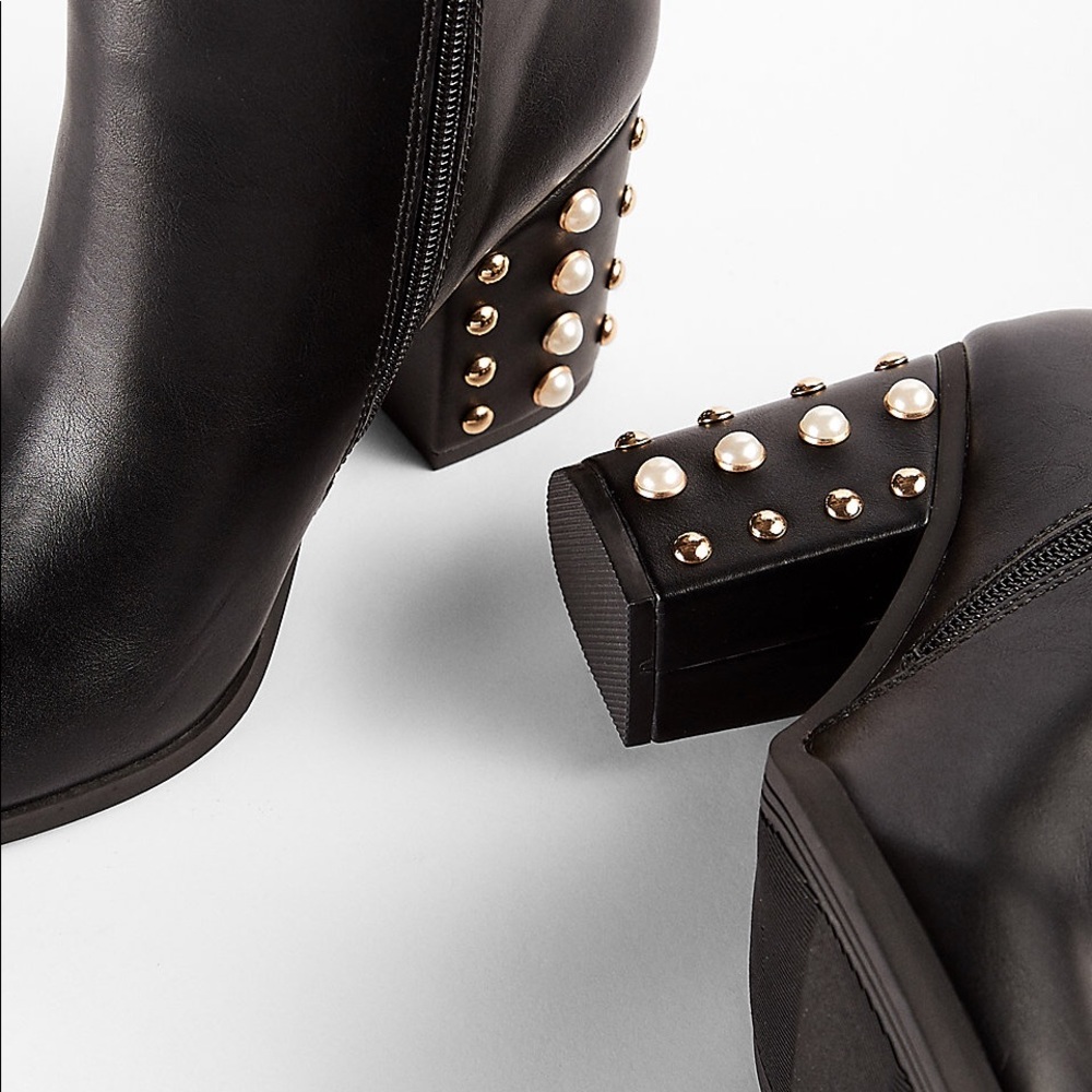 Boots - Picture 3 of 3